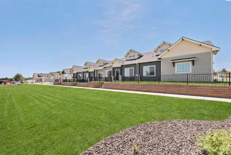 4484 Conifer St, West Richland, WA 99353 - #2