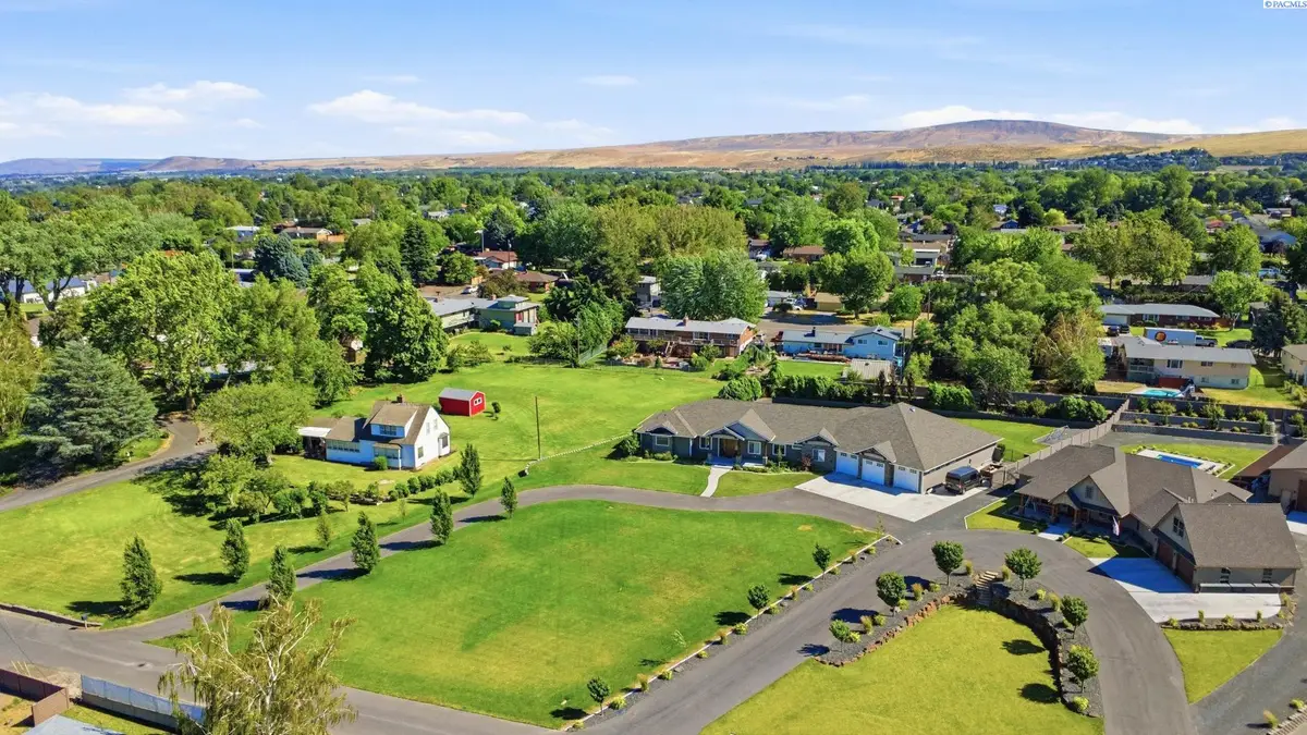 903 W 22nd Pl, Kennewick, WA 99337 - #1