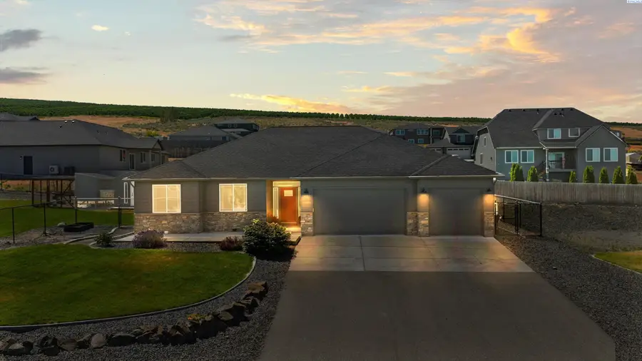 22011 E Berry Street, Benton City, WA 99320 - #2