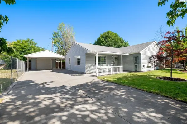 2304 Humphreys St, Richland, WA 99352