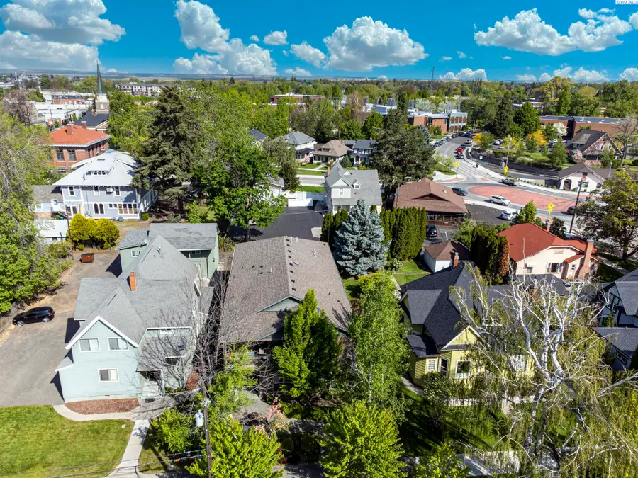 327 E Birch St, Walla Walla, WA 99362 - #3
