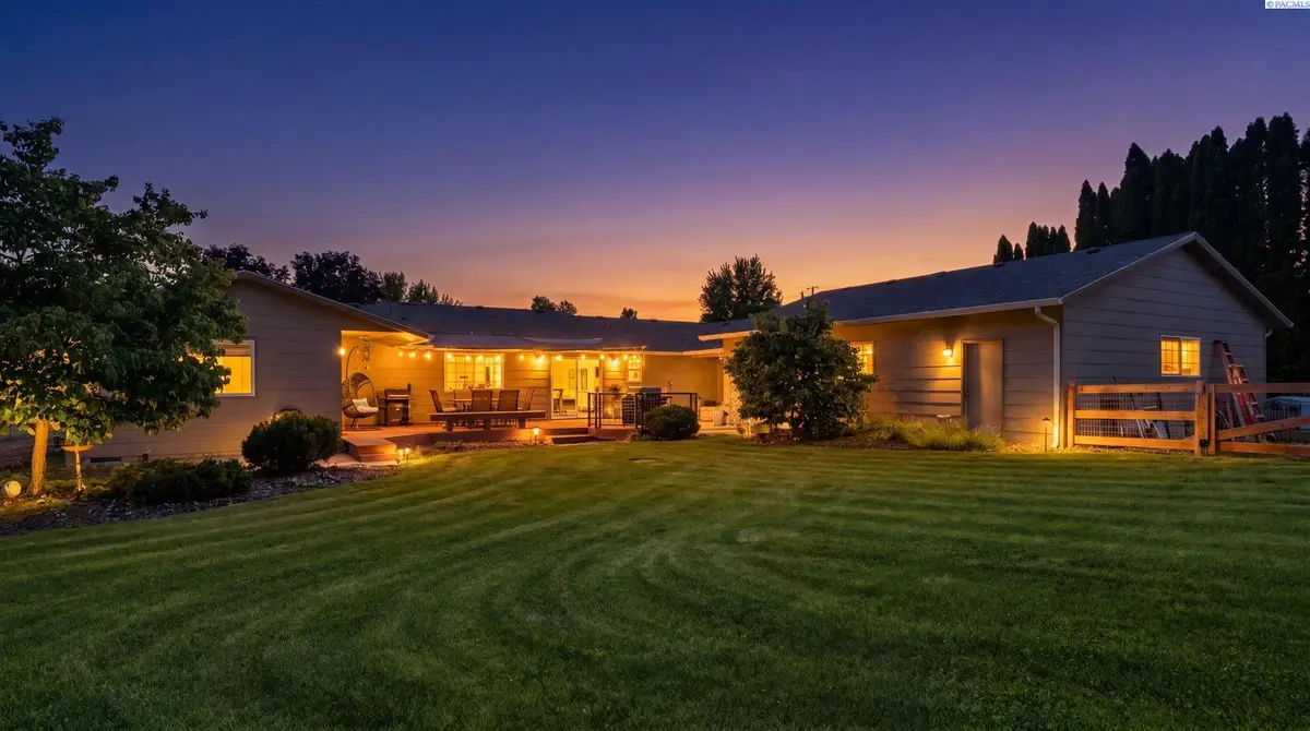 2411 N Road 60, Pasco, WA 99301 - #1