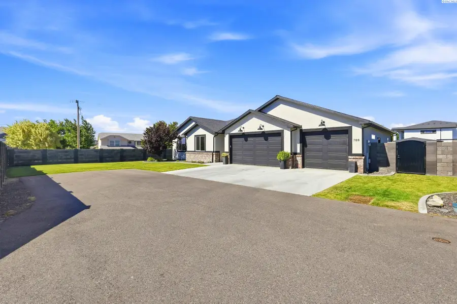 708 Road 57 Ct, Pasco, WA 99301 - #2