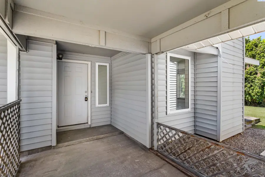 3214 W 12th Avenue, Kennewick, WA 99338 - #2