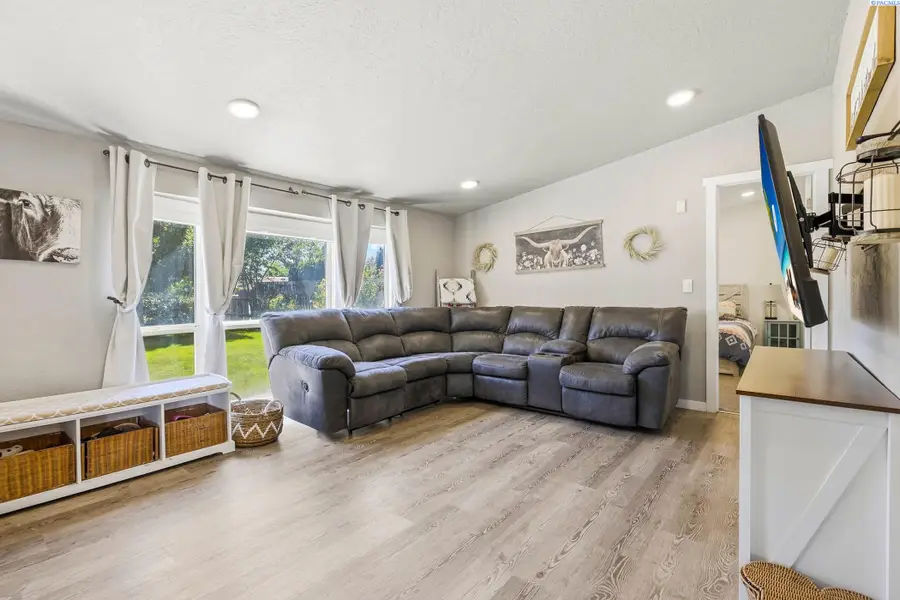 21911 E Sage Ct, Benton City, WA 99320 - #2