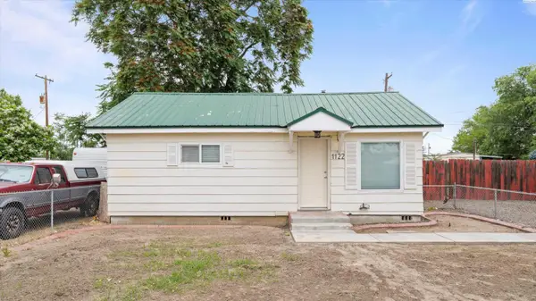 1122 W Maple St., Burbank, WA 99323