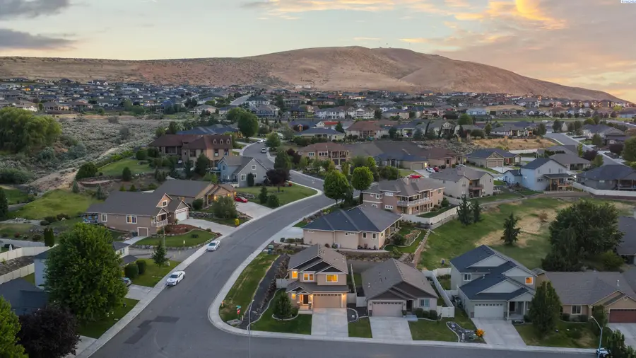 1455 Azalea Ave, Richland, WA 99352 - #2