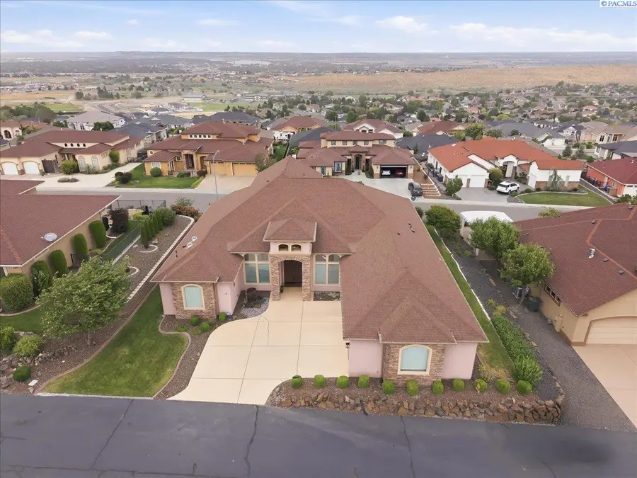 1388 Tuscany Pl, Richland, WA 99352 - #2
