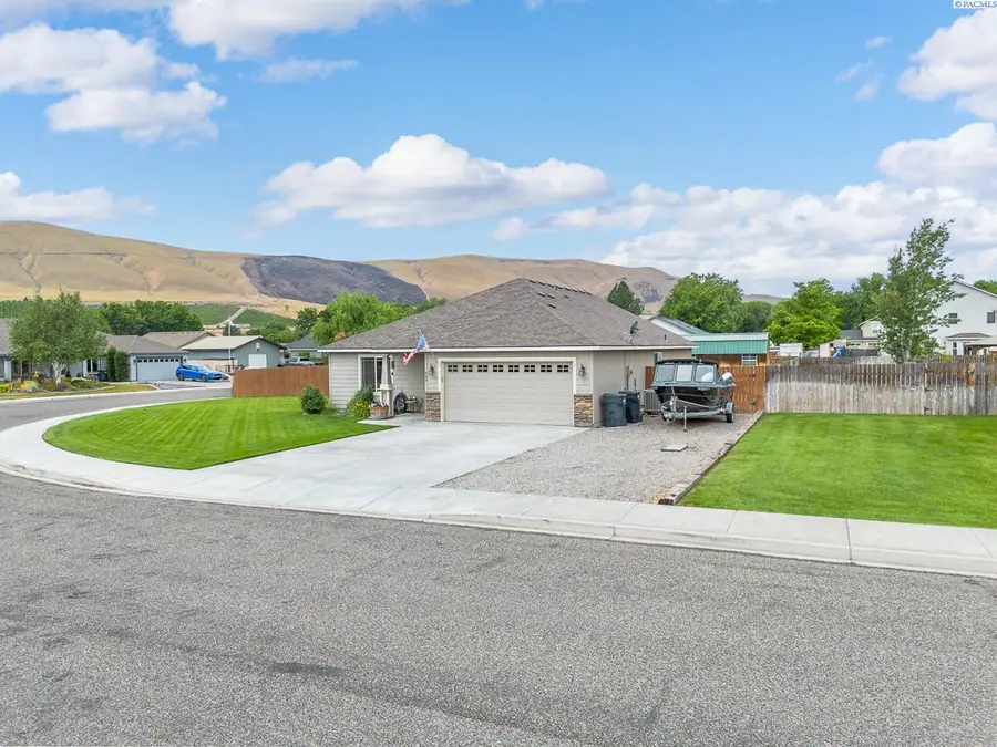 405 Capri Court, Benton City, WA 99320 - #2