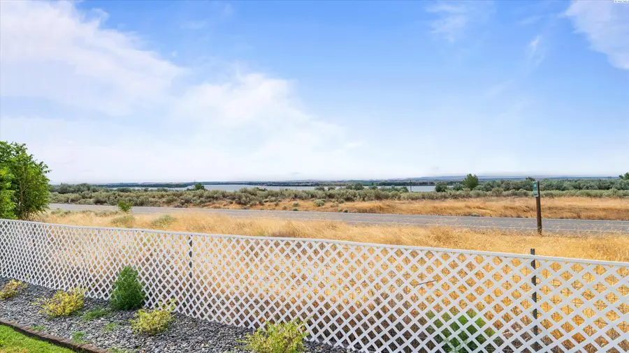46505 W Paterson Ave, Paterson, WA 99345 - #2