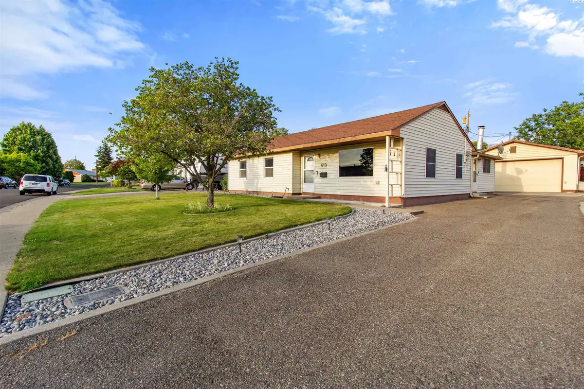 610 Birch Ave, Richland, WA 99352 - #1