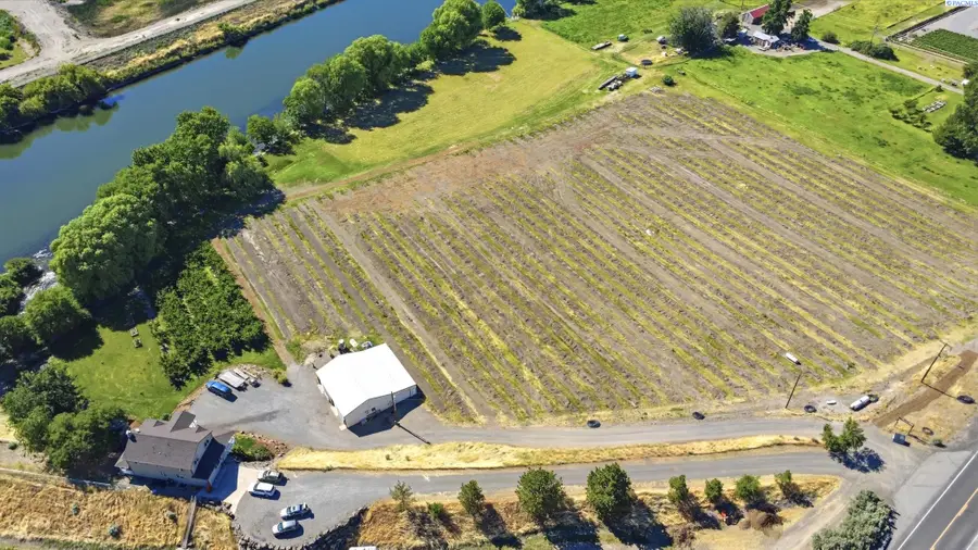 38906 N Demoss Rd, Benton City, WA 99320 - #2