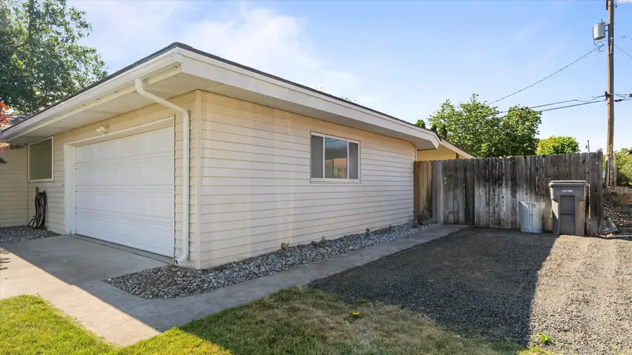 6511 W Willamette Ave, Kennewick, WA 99336 - #3