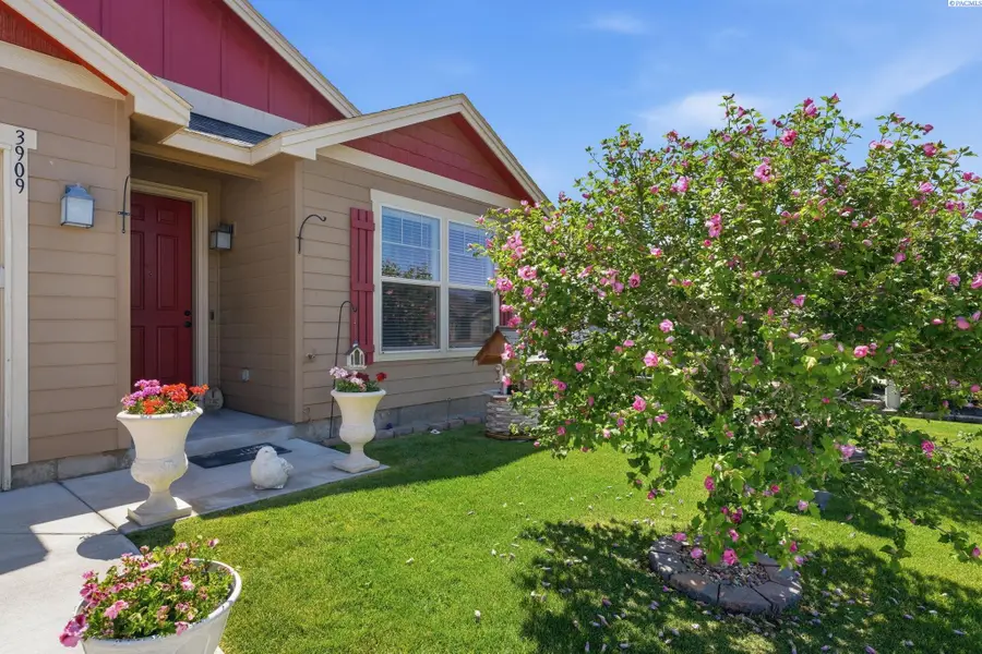3909 Providence Ln, Pasco, WA 99301 - #2