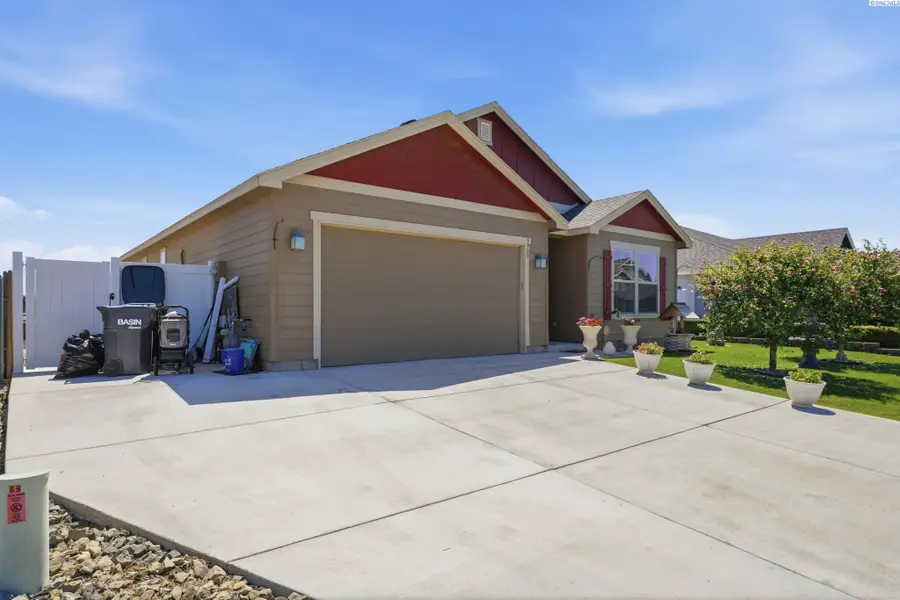 3909 Providence Ln, Pasco, WA 99301 - #3