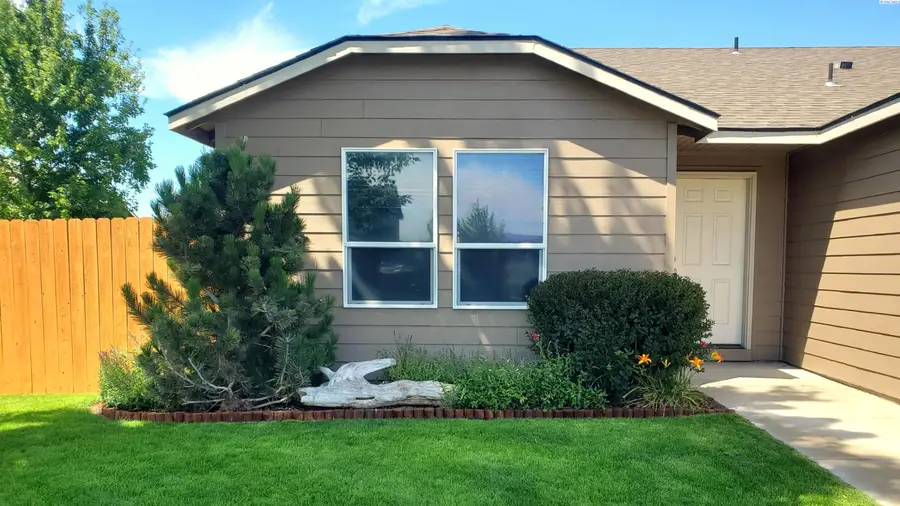 5325 Johnson Dr, Pasco, WA 99301-9759 - #3
