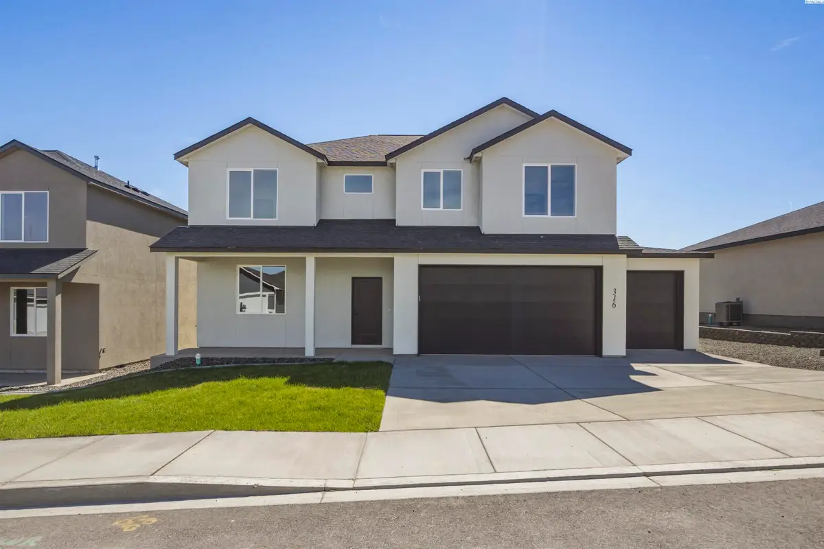 316 Victoria Street, Sunnyside, WA 98944 - #1