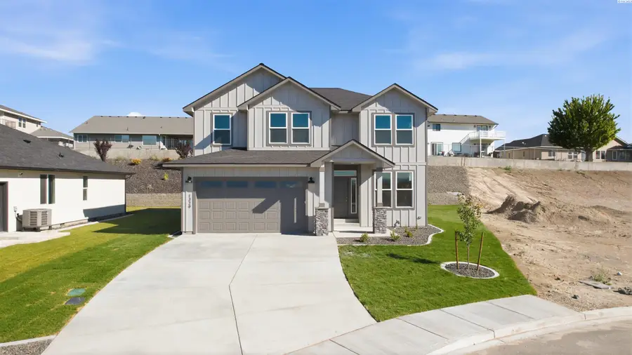 1329 W Ivy Ct, Sunnyside, WA 98944 - #2