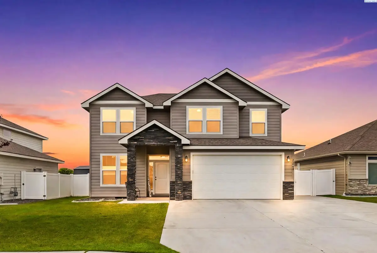 8215 Ashen Dr, Pasco, WA 99301 - #1