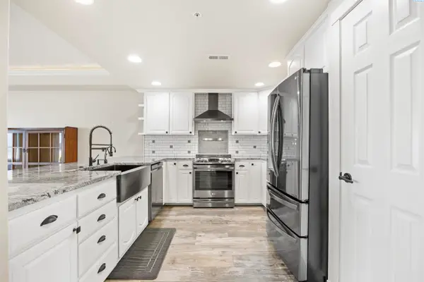 300 Columbia Point Dr. Unit D101 #D101, Richland, WA 99352