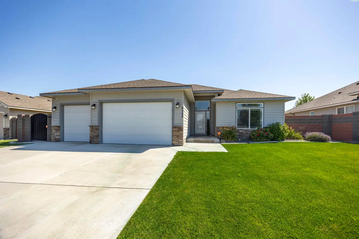 6988 W 31st Ave, Kennewick, WA 99338 - #1