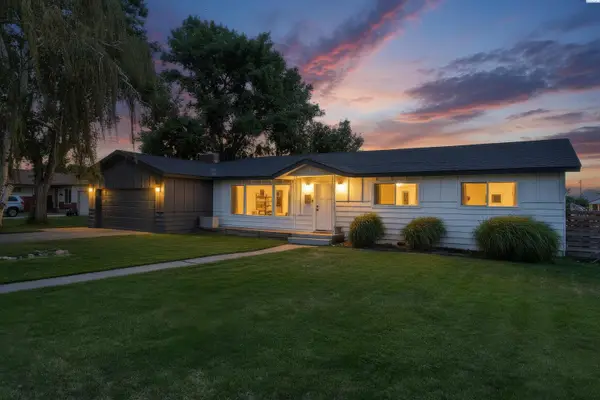 4004 W Okanogan Ave, Kennewick, WA 99336