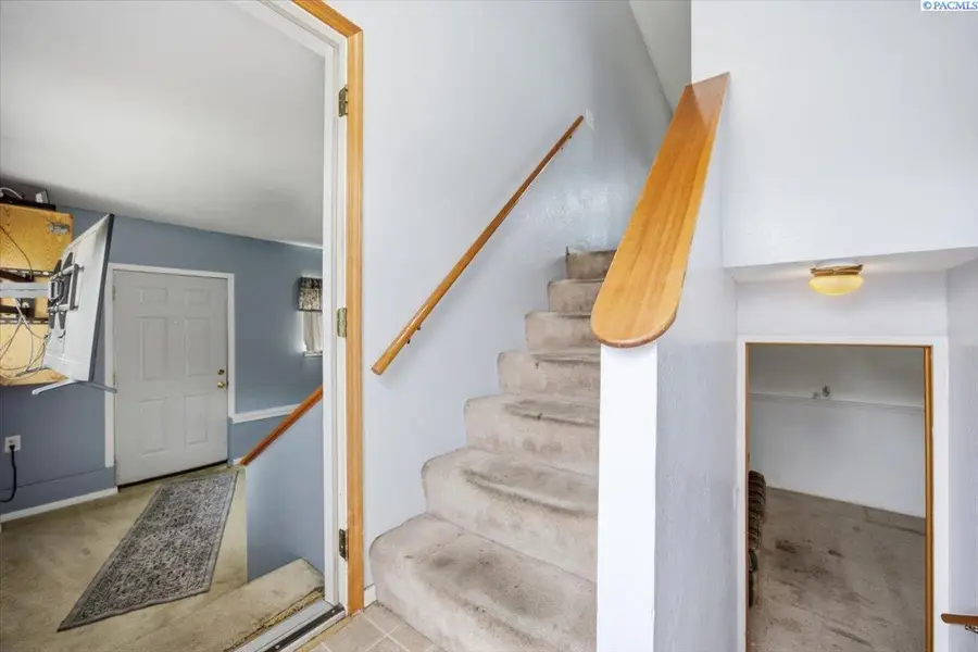 3326 W 23rd Ave, Kennewick, WA 99337 - #3