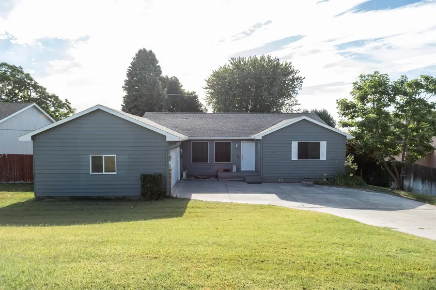 1565 NE 11th St, Benton City, WA 99320 - #3