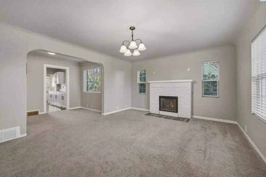 515 W Shoshone Street, Pasco, WA 99301 - #2