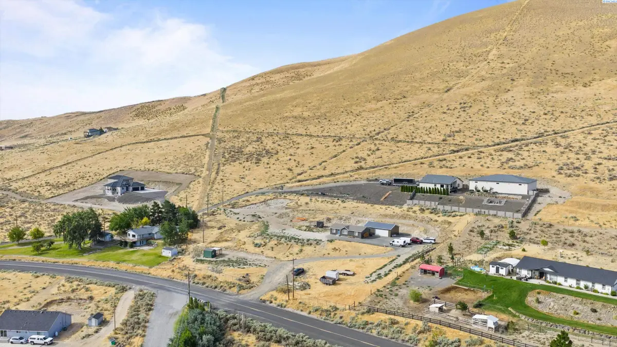 36055 E Red Mountain Rd, Benton City, WA 99320 - #1