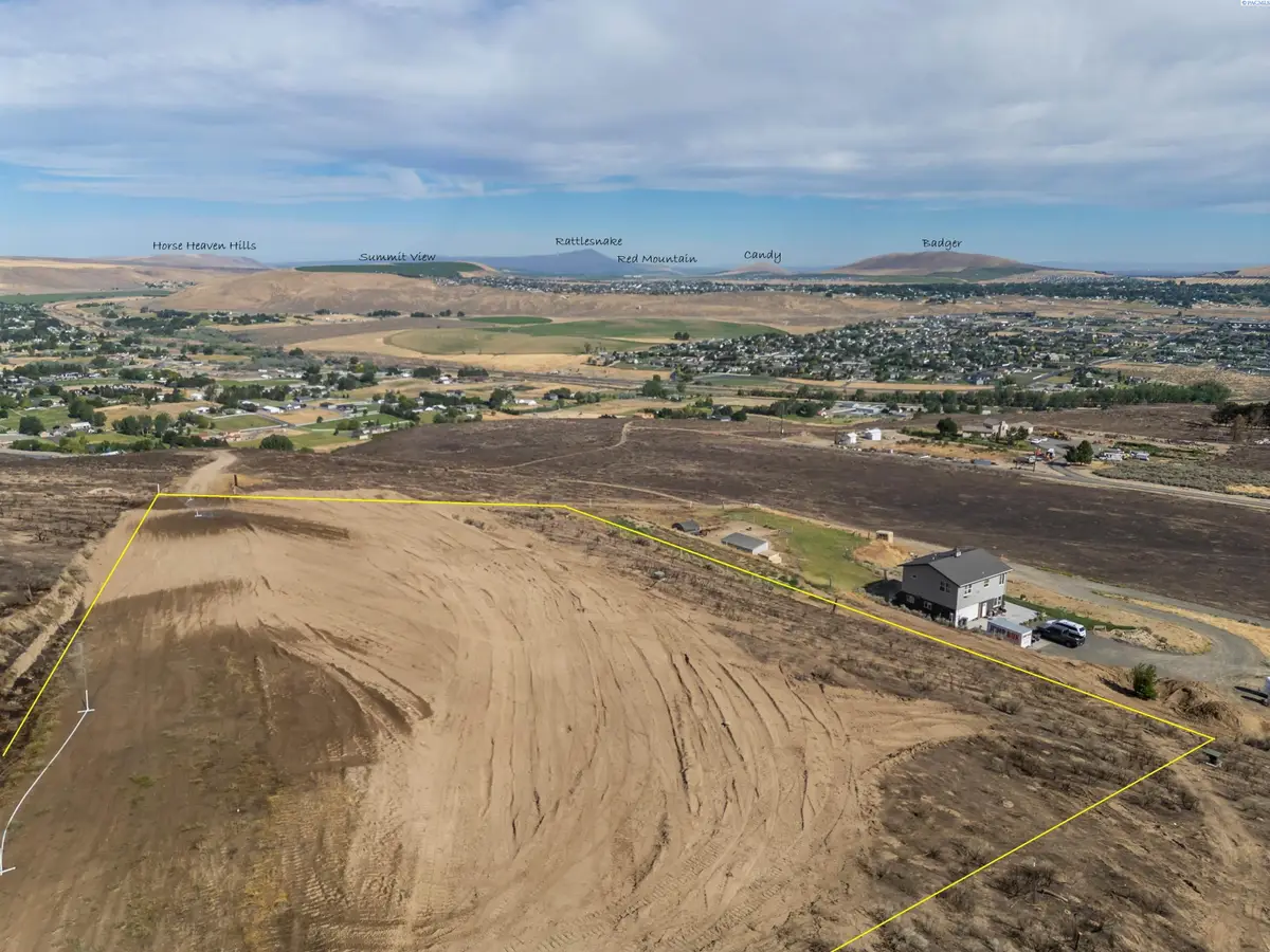 31825 Pico Dr, Kennewick, WA 99338 - #1