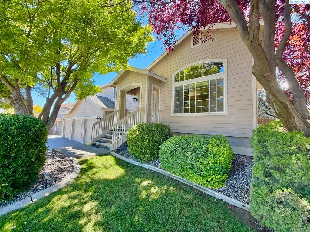 1208 N Pittsburgh St, Kennewick, WA 99336 - #1