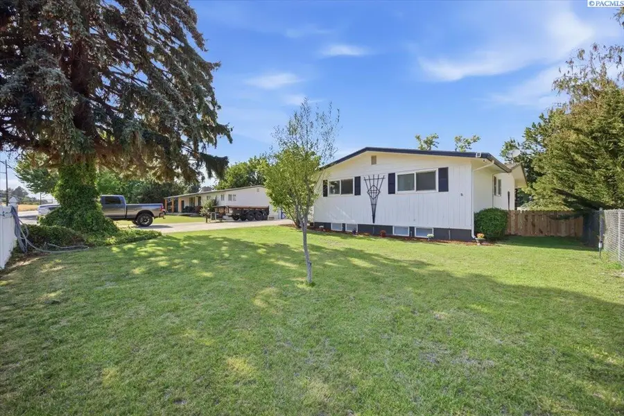 6518 W Yellowstone Ave, Kennewick, WA 99336 - #2