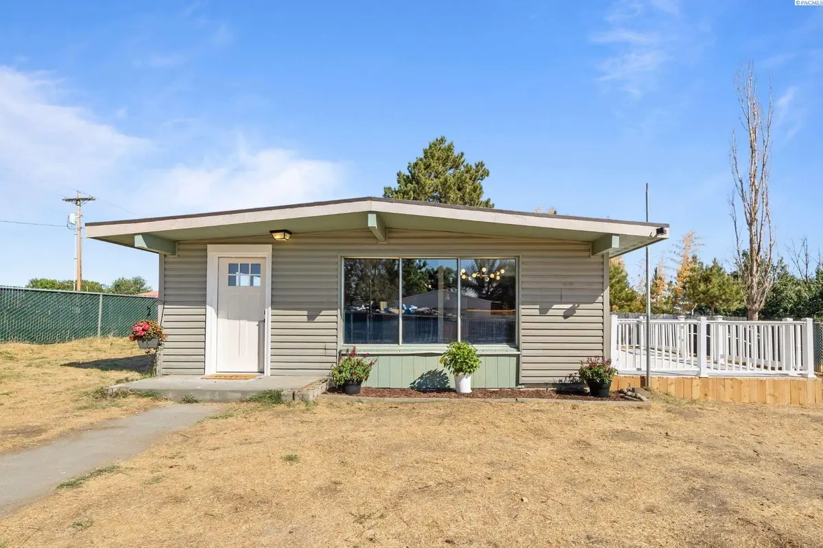 83603 N Harrington Rd, West Richland, WA 99353 - #1