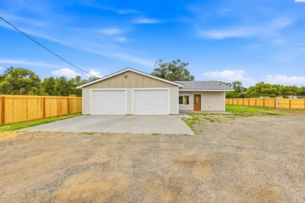 1001 E 7th Street, Benton City, WA 99320