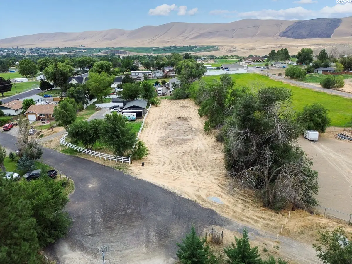 NKA Grace Court, Benton City, WA 99320 - #1