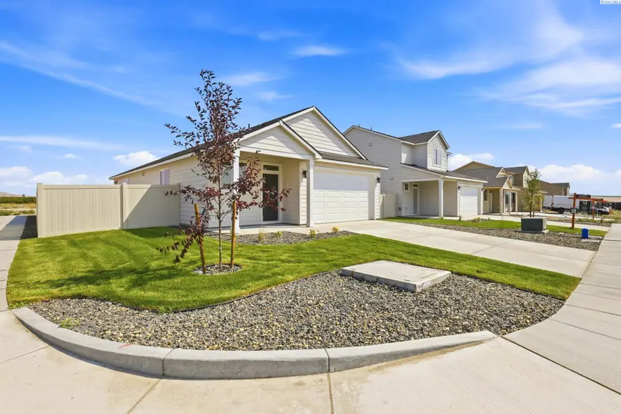 1422 Lena Ave, Benton City, WA 99320 - #3