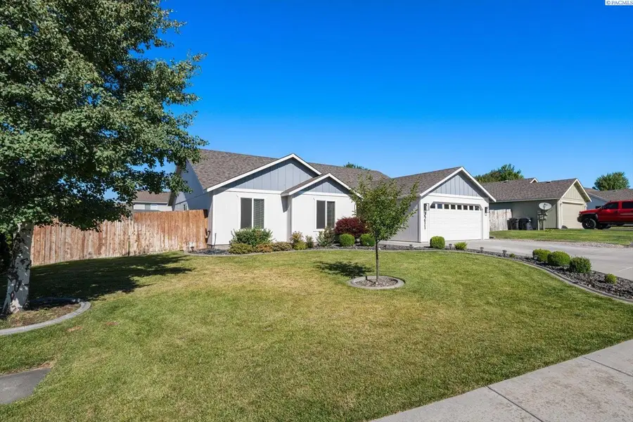 3211 S Highlands Blvd., West Richland, WA 99353 - #3