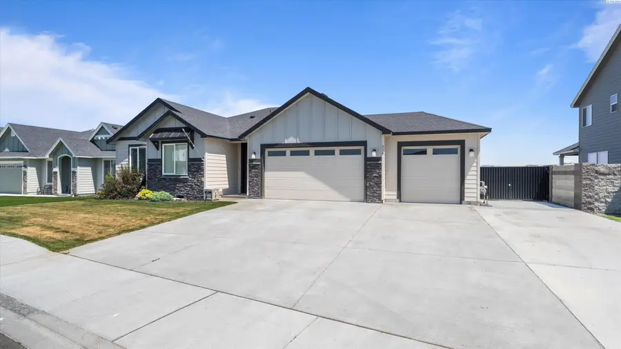 514 Constance Ave, West Richland, WA 99353 - #2