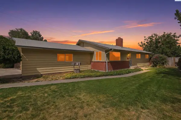 2015 S Dayton, Kennewick, WA 99337