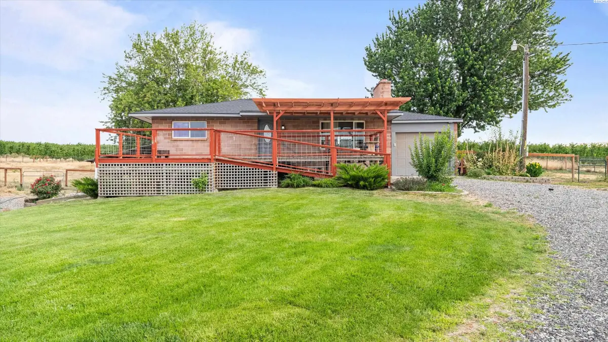 27504 W Orcutt Rd, Benton City, WA 99320 - #1