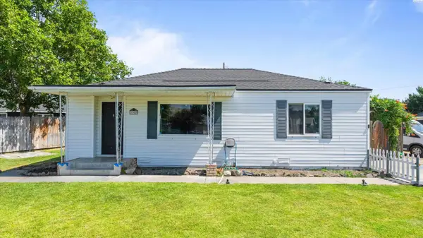 1008 Adams St, Richland, WA 99354