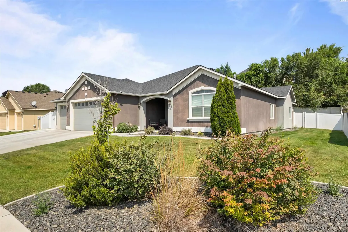 4715 Bermuda Dunes Dr, Pasco, WA 99301-2198 - #1