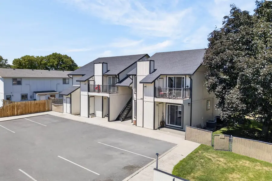 6702 W 1st Ave., Kennewick, WA 99336 - #2