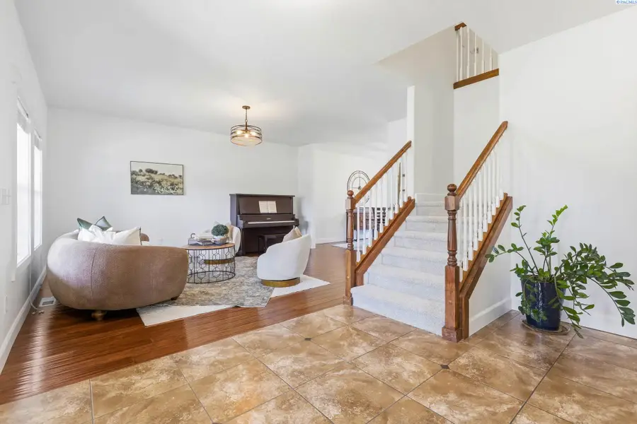 8606 W 5th Ave, Kennewick, WA 99336 - #3