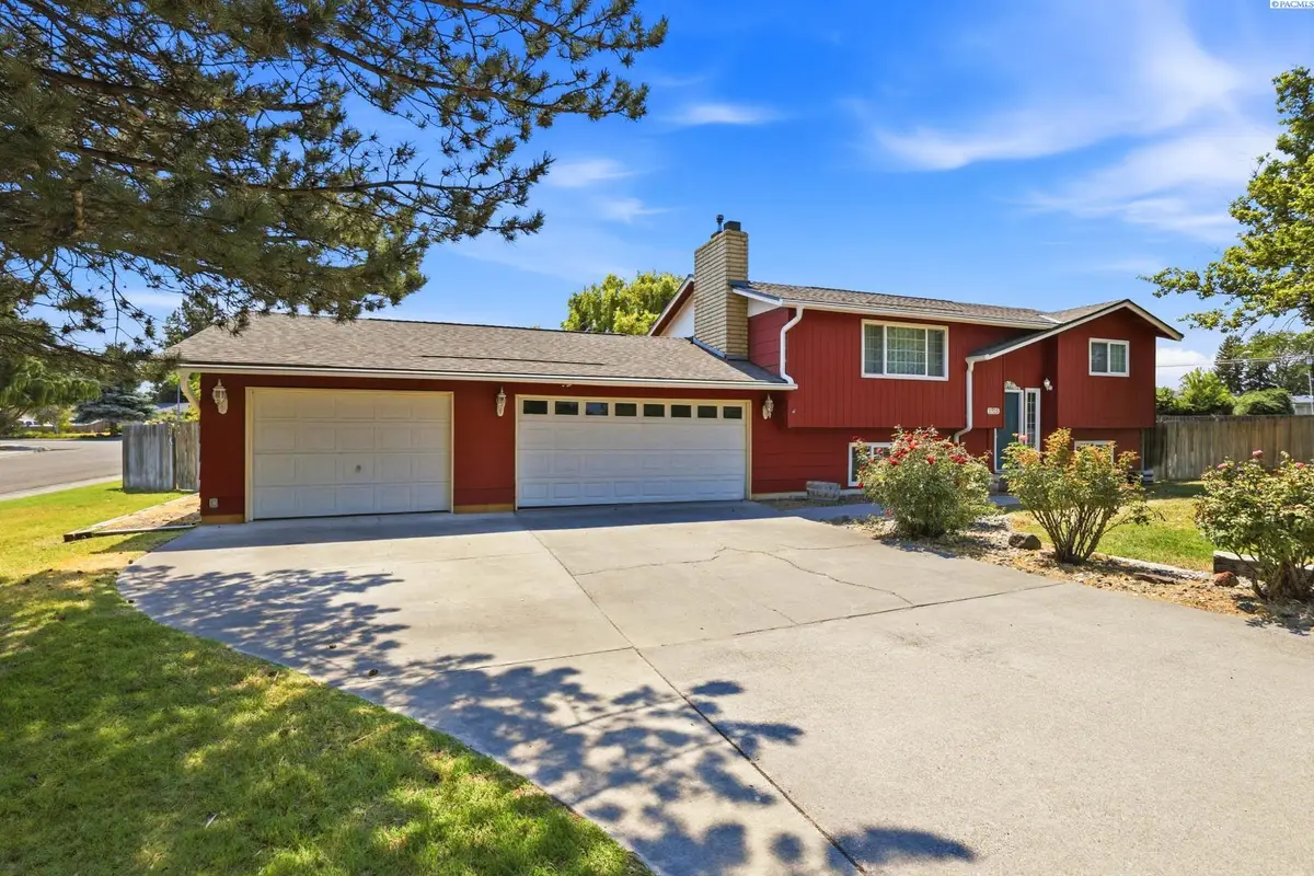 1725 W 14th Ave, Kennewick, WA 99337 - #1
