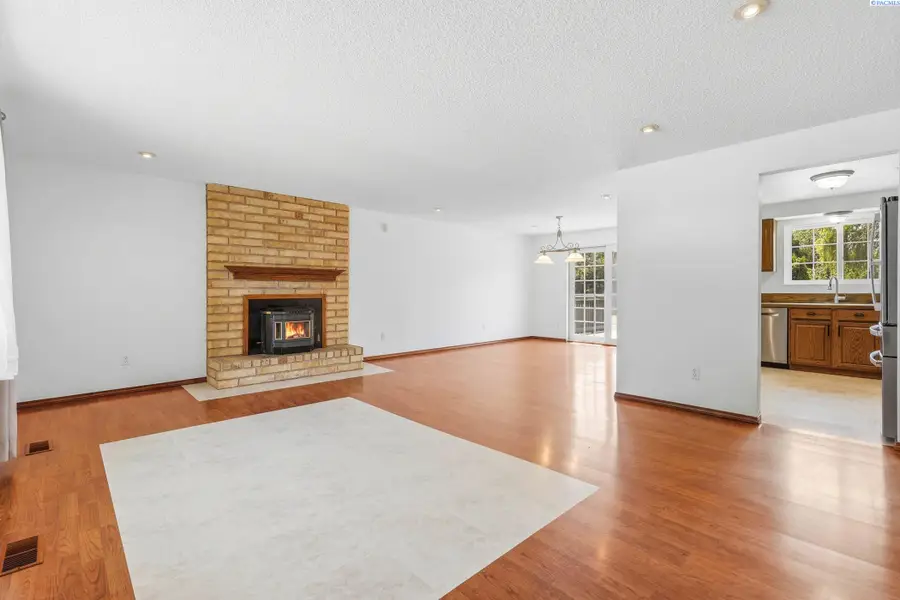 1725 W 14th Ave, Kennewick, WA 99337 - #3