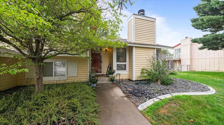 8720 W Falls Ave, Kennewick, WA 99336 - #3