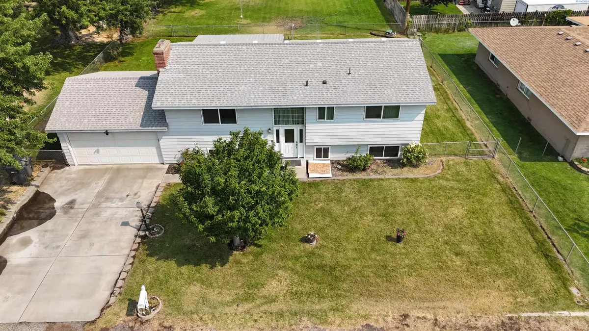 4012 W Deschutes Ave, Kennewick, WA 99336 - #1