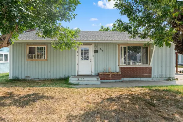 328 N 10th St, Sunnyside, WA 98944-1036
